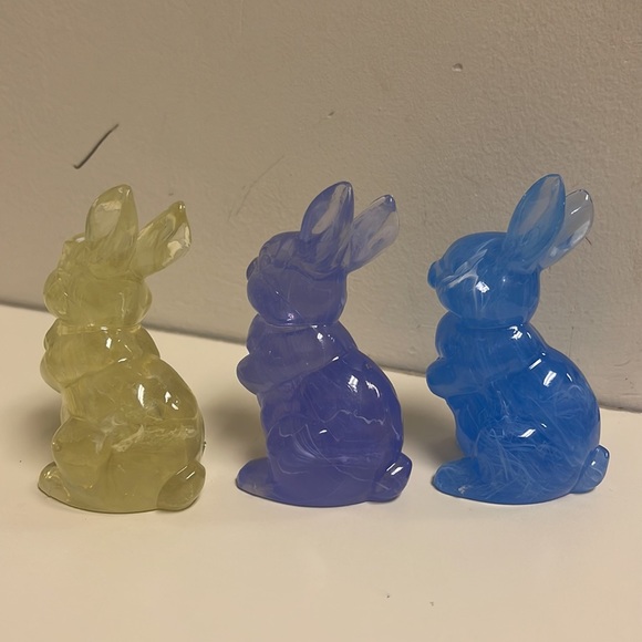 Vintage Set of 3 Acrylic Lucite Bunny Figurines - Picture 2 of 8
